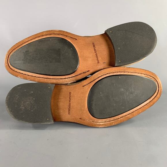 BANANA REPUBLIC Size 9.5 Taupe Suede Lace-Up Boots main image 4